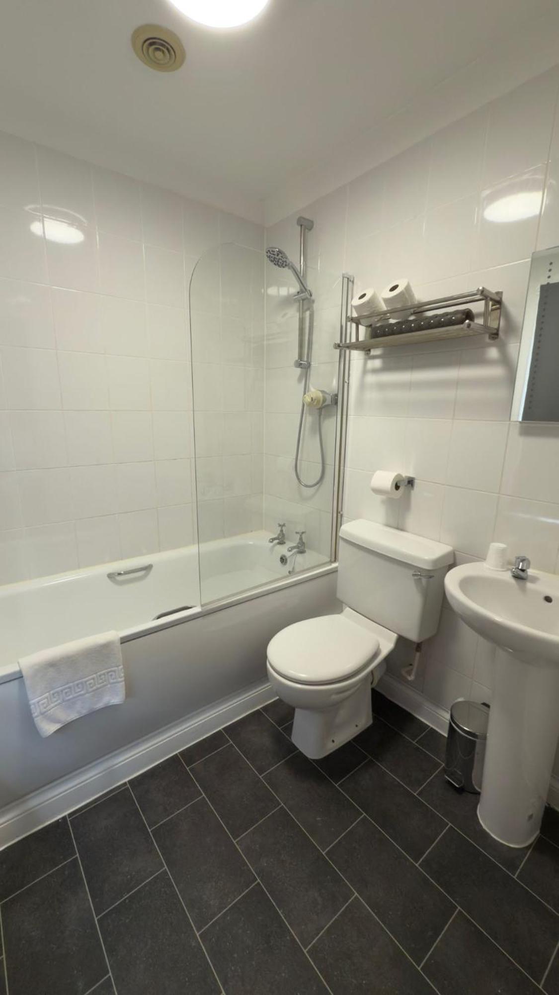 The Terrace Lodge Hotel Yeovil Dış mekan fotoğraf