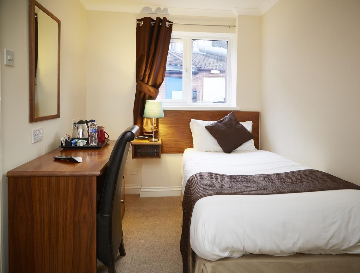 The Terrace Lodge Hotel Yeovil Dış mekan fotoğraf