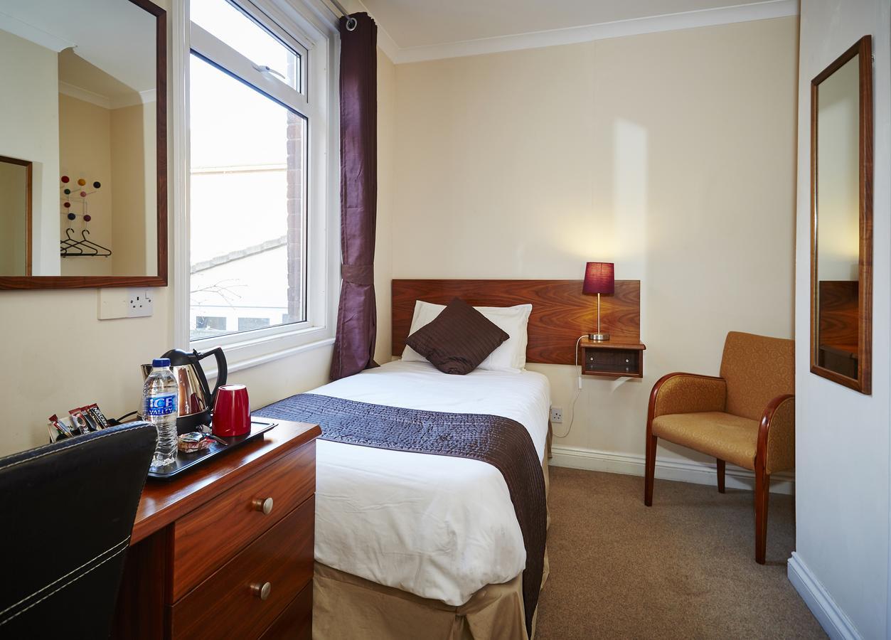 The Terrace Lodge Hotel Yeovil Dış mekan fotoğraf